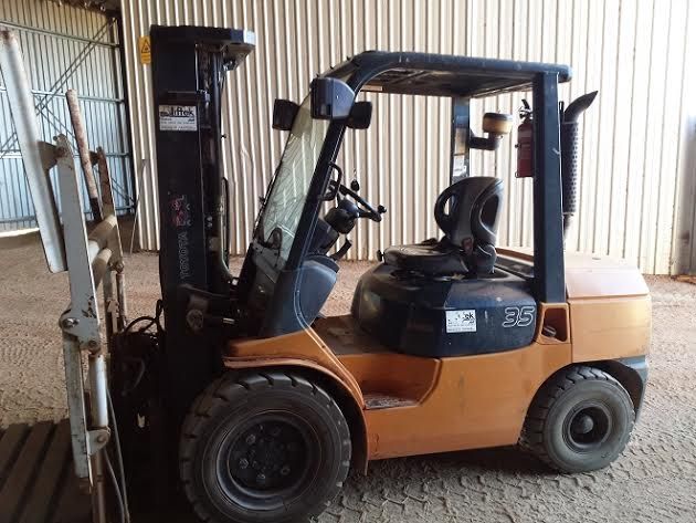 02-7FDJ35 2700kg Toyota Forklift Plant and Equipment for sale NSW