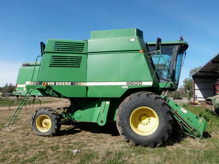 9600 john Deere Header Farm Machinery for sale NSW Boomi