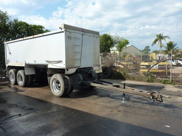1997 M.&amp;S. Kembla Tipping Trailer for sale Qld Moffat Beach Queensland 