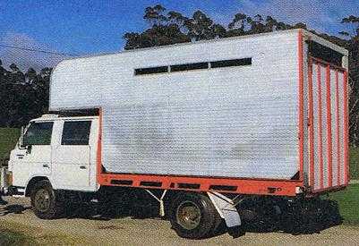 Horse Transport for sale TAS Old but Gold Dual Cab 3 Horse Truck