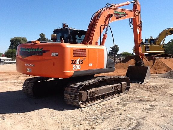 Earthmoving Equipment Hitachi 2007 Excavator for sale NSW